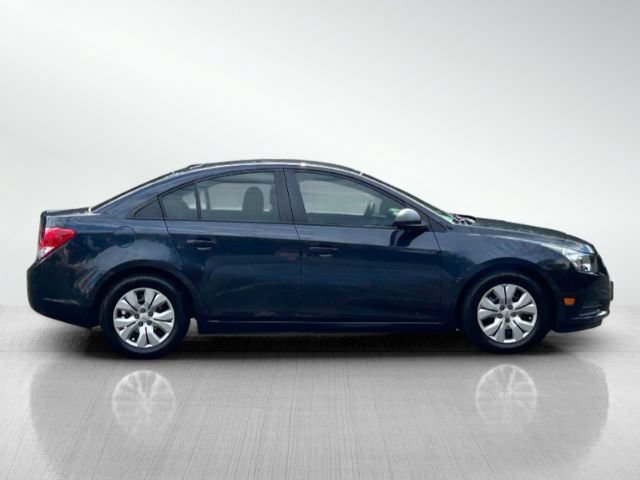 Used 2014 Chevrolet Cruze LS FWD image 3