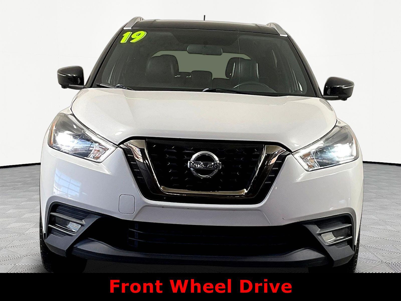 Used 2019 Nissan Kicks SR w/ SR Premium Package FWD image 2