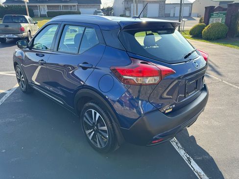 Used 2019 Nissan Kicks SR image 6