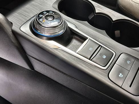 Used 2021 Ford Escape SE w/ SE Sport Appearance Package image 23