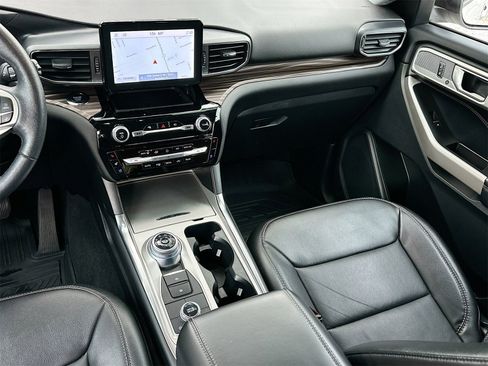 Used 2022 Ford Explorer Limited w/ Equipment Group 301A image 24