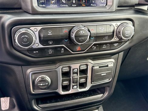 Used 2021 Jeep Gladiator Overland w/ Popular Equipment Package image 17