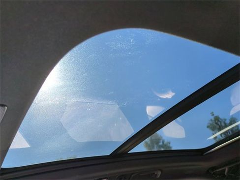 Used 2022 Volvo XC60 T8 Inscription w/ Advanced Package image 19