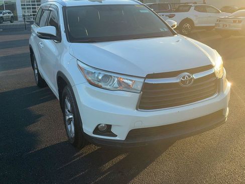 Used 2015 Toyota Highlander XLE AWD/4WD image 2