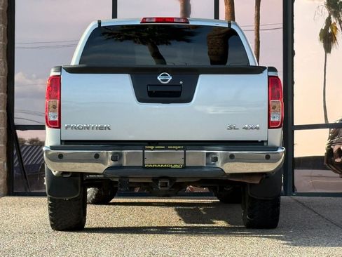 Used 2013 Nissan Frontier SL w/ Moonroof Pkg AWD/4WD image 10