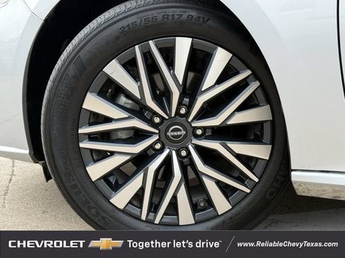 Used 2024 Nissan Altima 2.5 SV FWD image 10