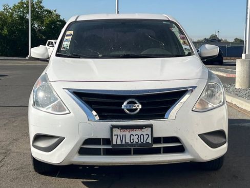 Used 2016 Nissan Versa S FWD image 3