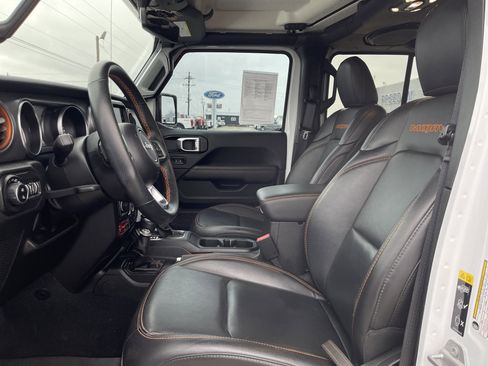 Used 2022 Jeep Gladiator Mojave w/ Auxiliary Switch Group image 36