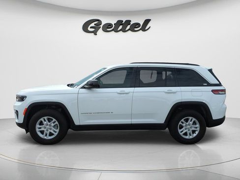 Used 2025 Jeep Grand Cherokee Laredo w/ Trailer Tow Package RWD image 8