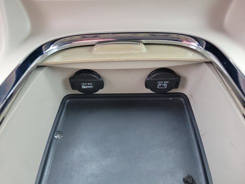 Used 2012 Dodge Grand Caravan SXT image 12