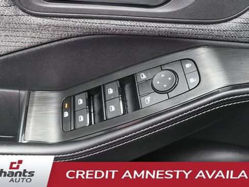 Used 2023 Nissan Rogue SV FWD image 15