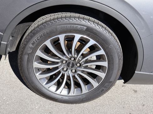 Used 2022 Lincoln Aviator AWD w/ Premium Package image 42