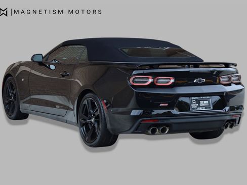 Used 2019 Chevrolet Camaro SS RWD image 12