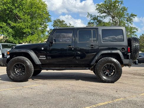 Used 2012 Jeep Wrangler Unlimited Sport AWD/4WD image 3
