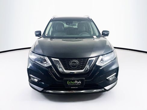 Used 2019 Nissan Rogue SV w/ Premium Package image 2