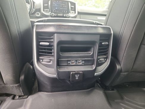 Used 2022 RAM 1500 Big Horn AWD/4WD image 29