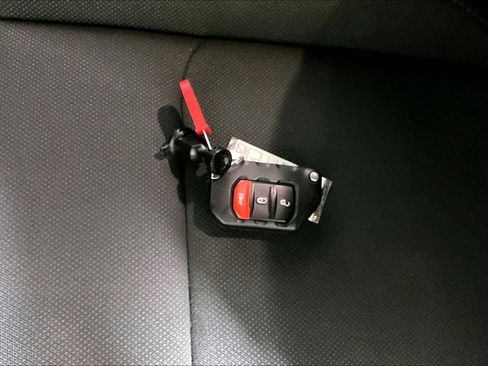 Used 2023 Jeep Gladiator Overland AWD/4WD image 10