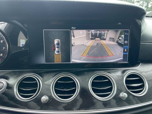 Used 2017 Mercedes-Benz E 300 4MATIC w/ Premium 2 Package image 15