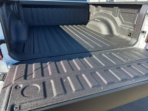 New 2026 RAM 1500 Laramie AWD/4WD image 43