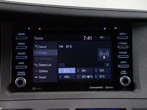 Certified 2020 Toyota Sienna SE FWD image 17