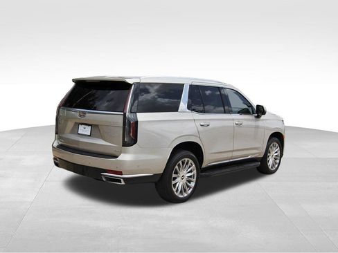 Used 2021 Cadillac Escalade Premium Luxury w/ LPO, Illumination Package RWD image 4