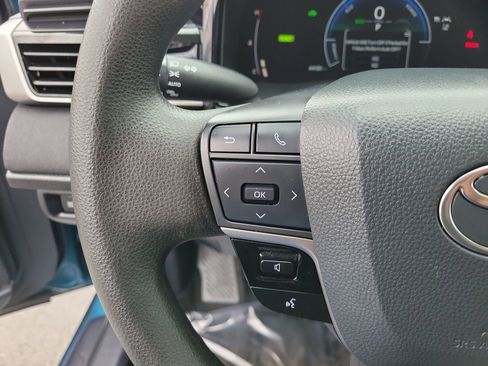 Used 2025 Toyota Camry LE image 24