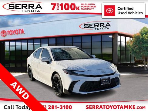Used 2025 Toyota Camry LE image 1