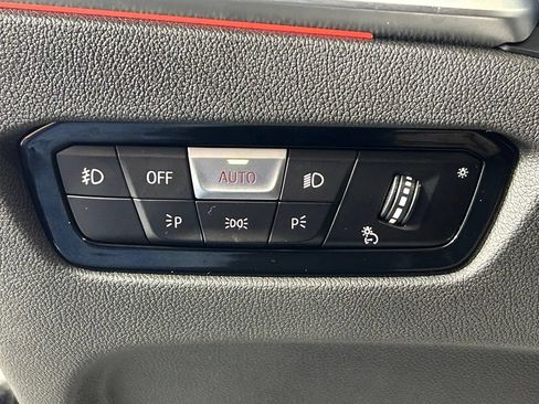 Used 2022 BMW 330i xDrive Sedan w/ M Sport Package AWD/4WD image 35