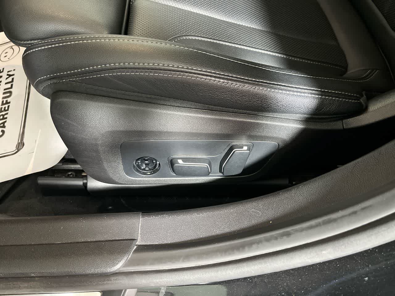 Used 2025 BMW 330i Sedan RWD image 14