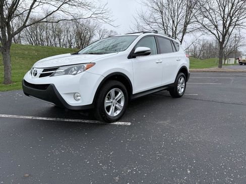 Used 2014 Toyota RAV4 XLE image 18