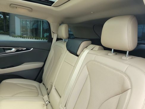 Used 2022 Lincoln Nautilus Reserve FWD image 15
