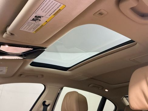 Certified 2022 BMW 740i w/ Premium Package image 25