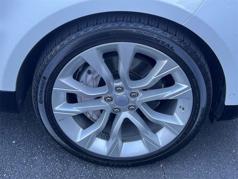 Used 2020 Land Rover Range Rover Sport HSE image 13