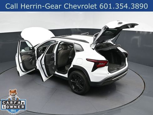 Used 2025 Chevrolet Trax ACTIV w/ Sunroof Package FWD image 46