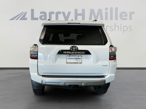 Certified 2024 Toyota 4Runner TRD Off-Road Premium image 4