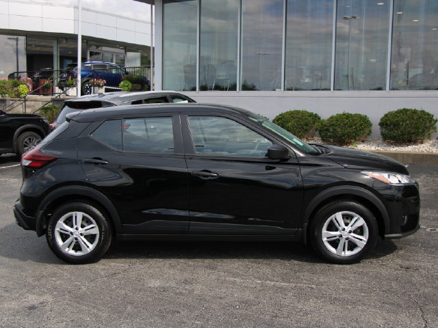 Certified 2025 Nissan Kicks Play S FWD image 10