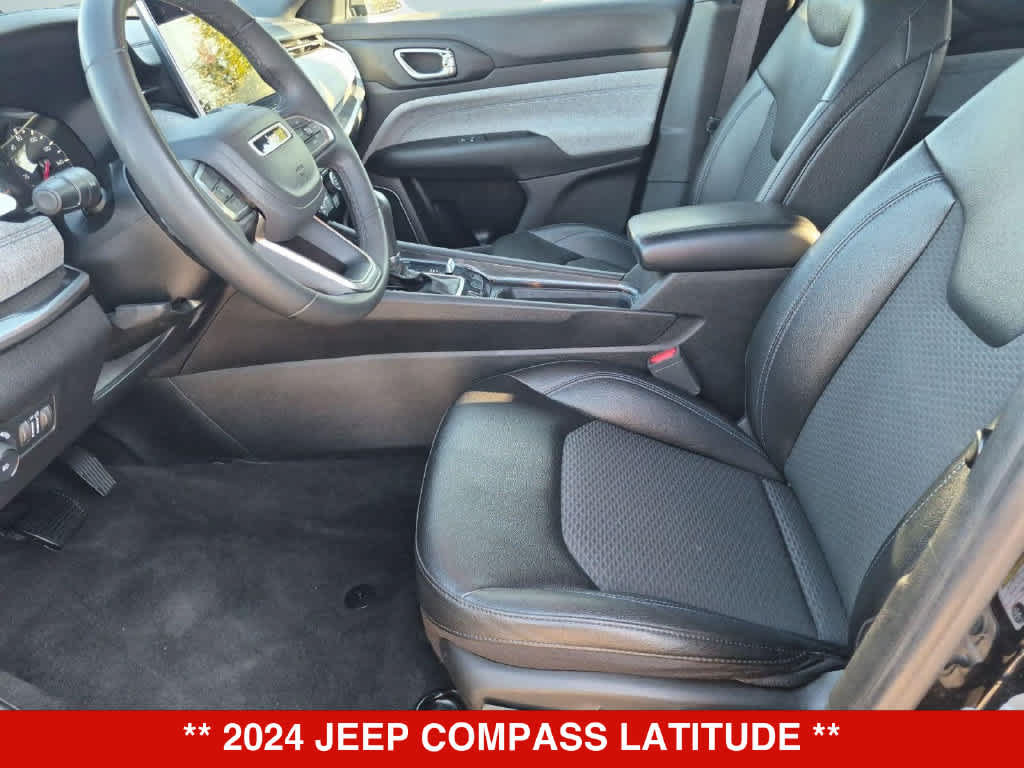 Used 2024 Jeep Compass Latitude AWD/4WD image 16
