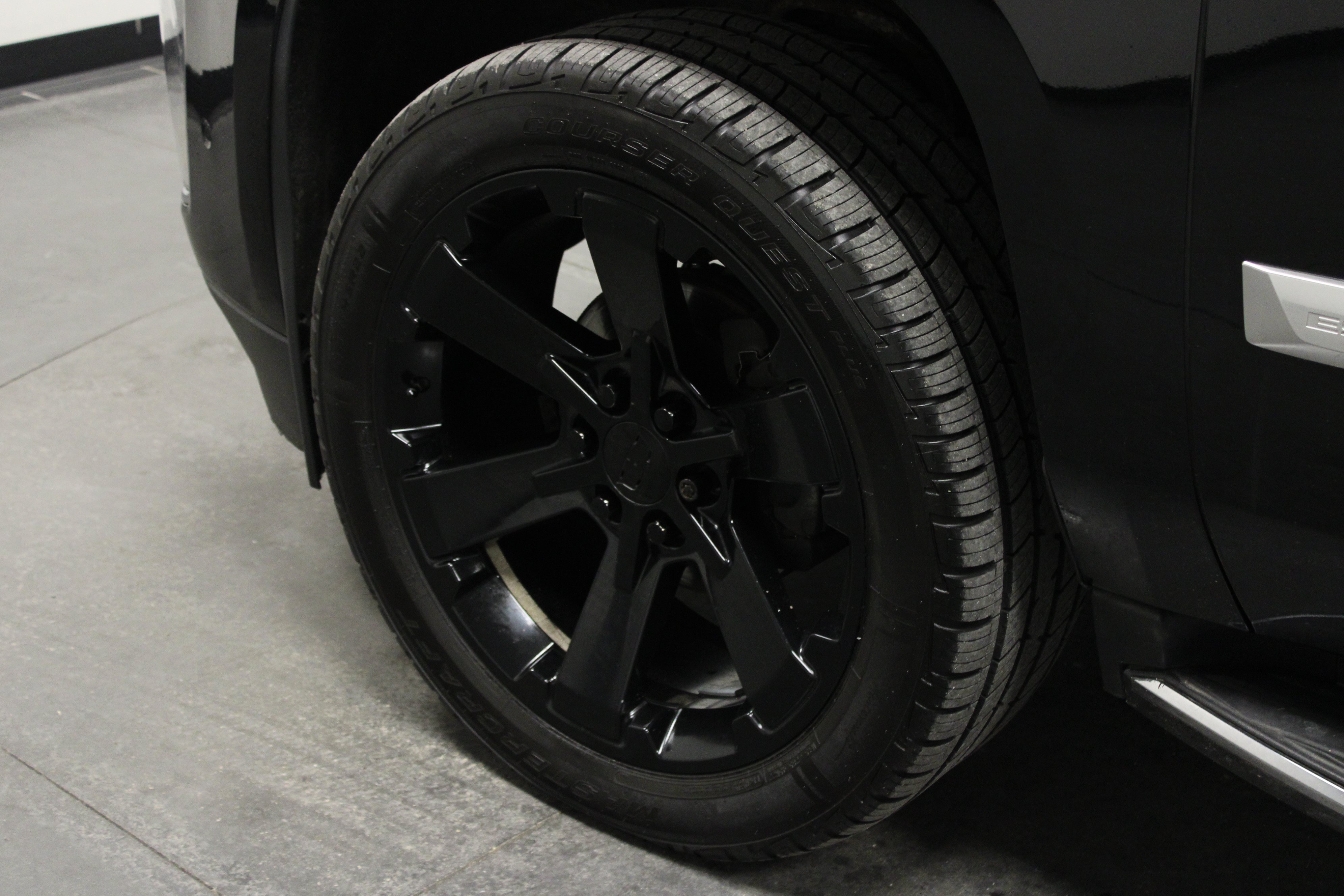 Used 2019 Cadillac Escalade ESV Luxury AWD/4WD image 10