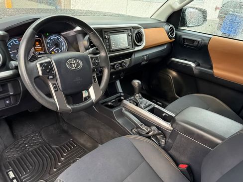 Used 2019 Toyota Tacoma SR5 image 12