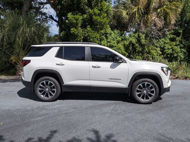 Used 2026 GMC Terrain Elevation w/ Elevation Premium Package FWD image 2