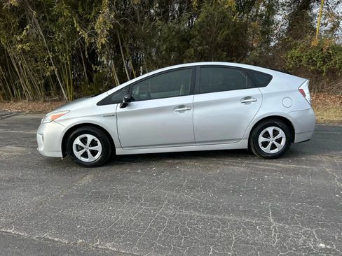 Used 2014 Toyota Prius Two image 10