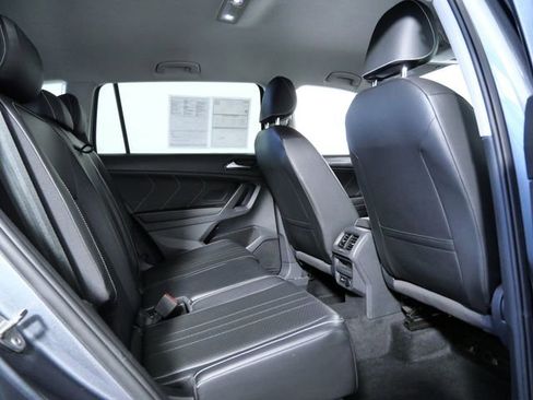Used 2022 Volkswagen Tiguan SE image 13
