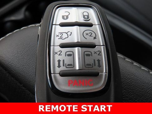 New 2026 Chrysler Pacifica Select image 36