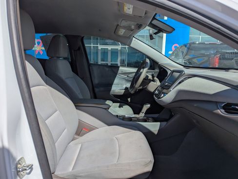 Used 2018 Chevrolet Malibu LS image 38