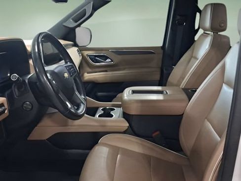 Used 2023 Chevrolet Suburban Premier AWD/4WD image 11