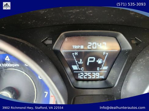 Used 2015 Hyundai Elantra SE w/ Option Group 02 FWD image 31