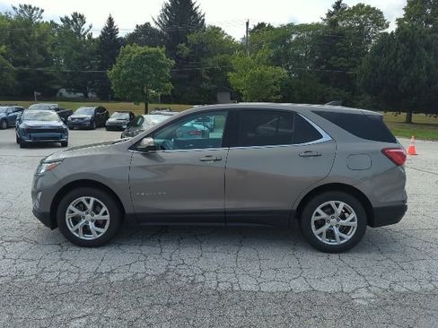 Used 2018 Chevrolet Equinox LT AWD/4WD image 2