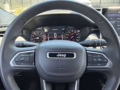 Certified 2024 Jeep Compass Latitude AWD/4WD image 36