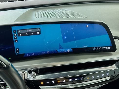 Used 2024 Cadillac Lyriq Luxury AWD/4WD image 2