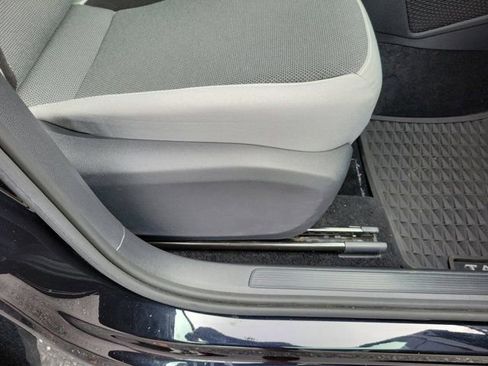 Used 2023 Volkswagen Taos S image 7